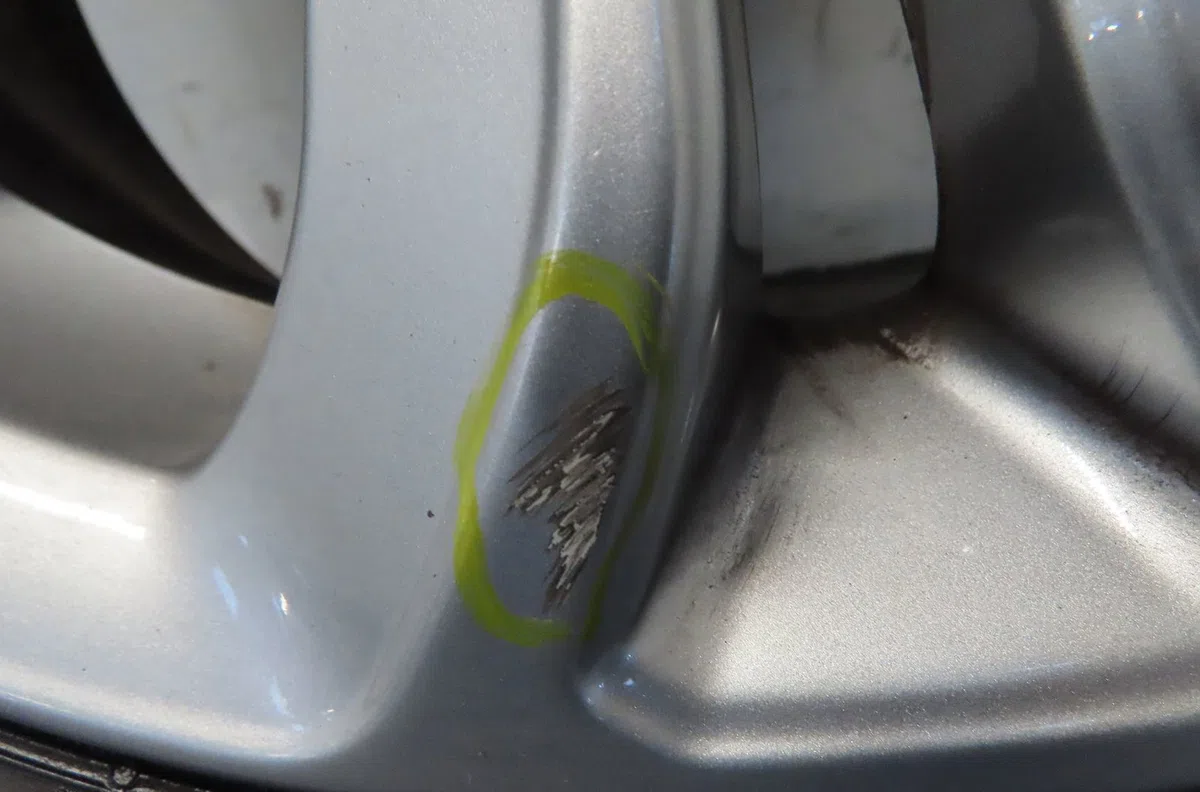 Jante aluminium Peugeot 208 I (CA_, CC_) 1.2 vti 82 (2012) occasion