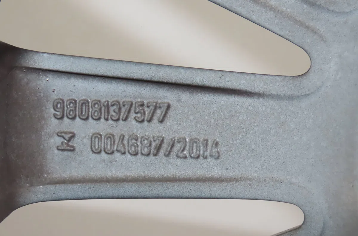 Jante aluminium Peugeot 208 I (CA_, CC_) 1.2 vti 82 (2012) occasion