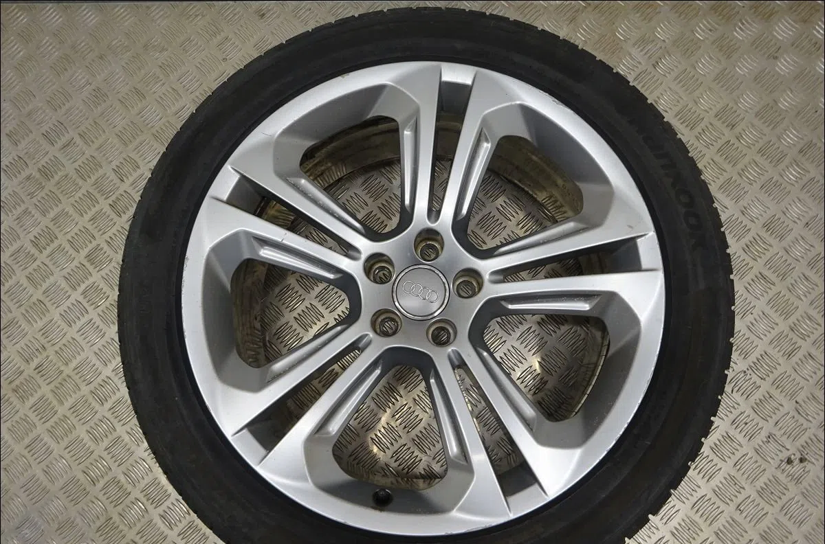 Jante aluminium Peugeot 208 I (CA_, CC_) 1.6 bluehdi 100 (2015) 5 portes occasion