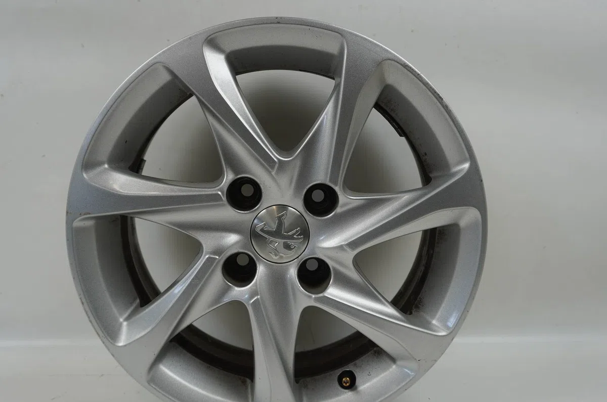 Jante aluminium Peugeot 208 I (CA_, CC_) 1.6 bluehdi 100 (2015) 5 portes occasion