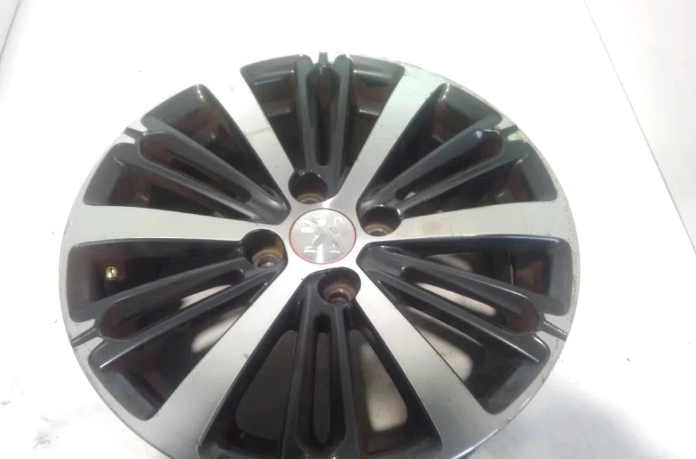 Jante aluminium Peugeot 208 I (CA_, CC_) 1.6 bluehdi 120 (2013) occasion