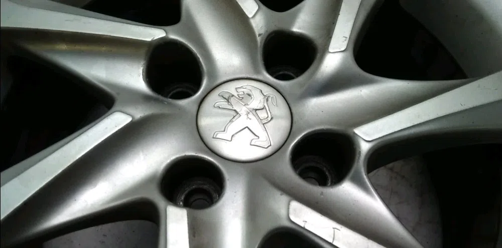 Jante aluminium Peugeot 208 I (CA_, CC_) 1.6 hdi (2012) 5 portes occasion