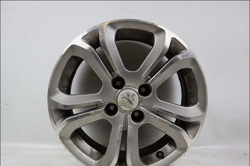 Jante aluminium Peugeot 208 I (CA_, CC_) 1.6 hdi (2012) 5 portes occasion