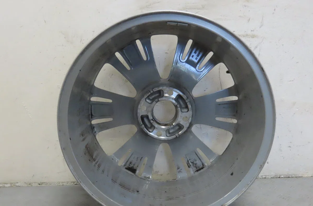 Jante aluminium Peugeot 208 I (CA_, CC_) 1.6 hdi (2012) occasion
