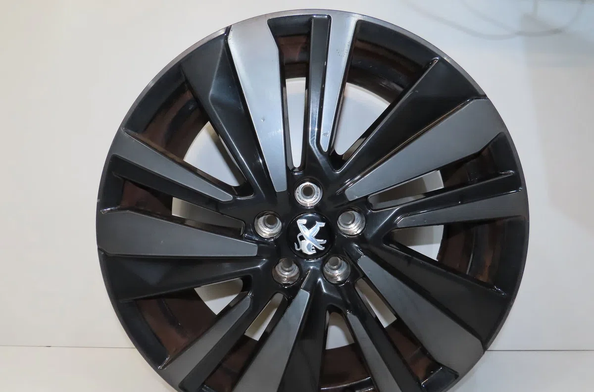 Jante aluminium Peugeot 3008 SUV (MC_, MR_, MJ_, M4_) 1.5 bluehdi 130 (2018) 5 portes occasion