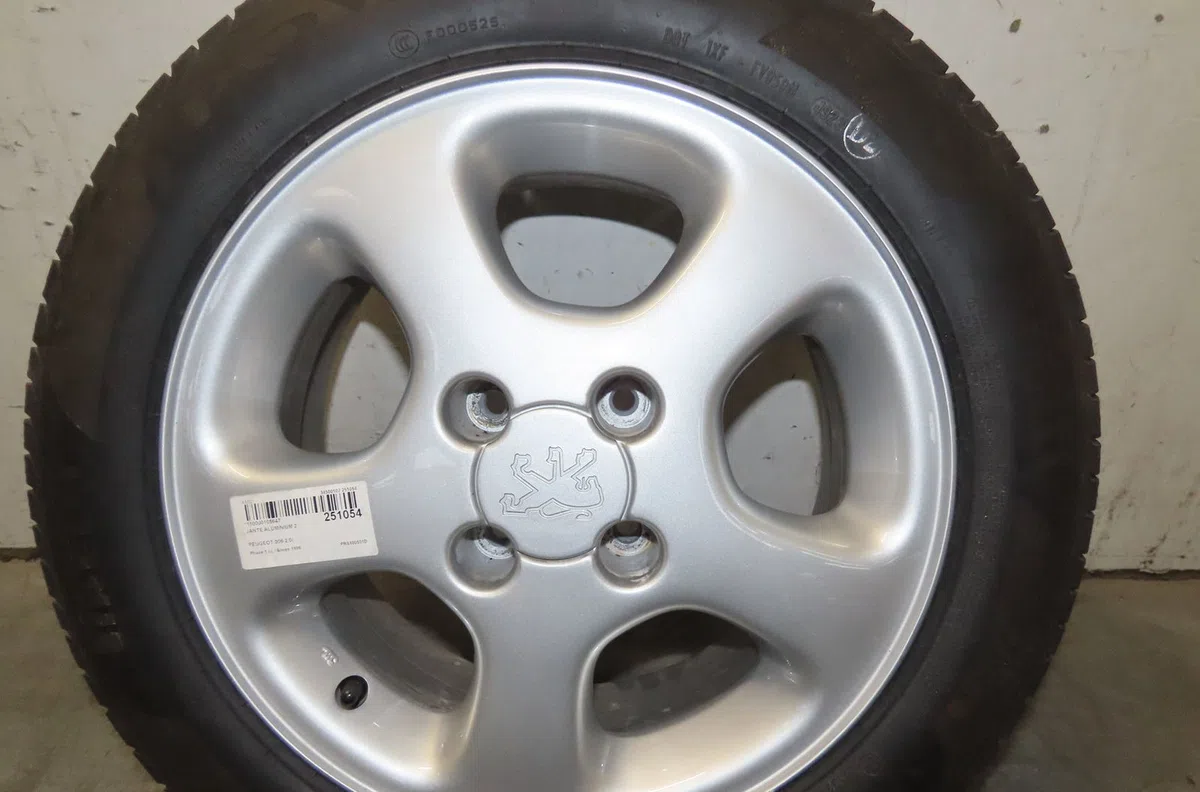 Jante aluminium Peugeot 306 3-5 portes (7A, 7C, N3, N5) 2.0 s16 (1993-2001) occasion