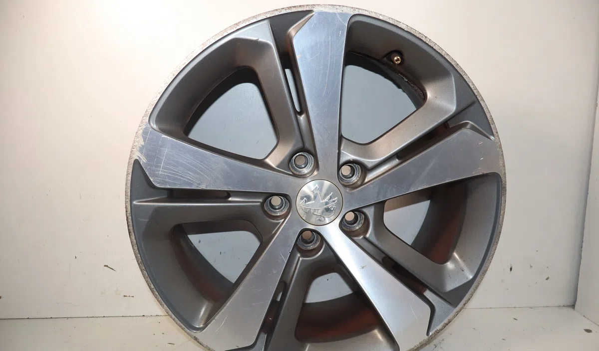 Jante aluminium Peugeot 308 II (LB_, LP_, LW_, LH_, L3_) 1.6 hdi - bluehdi 115 (2013-2021) 5 portes occasion
