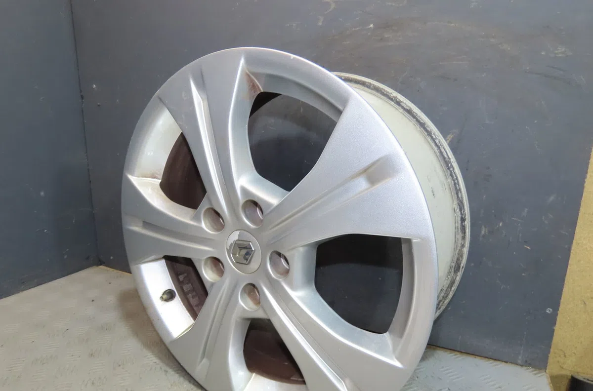 Jante aluminium Renault MEGANE III 3-5 portes (BZ0-1_, B3_) 2.0 dci (bz0y) (2010) occasion