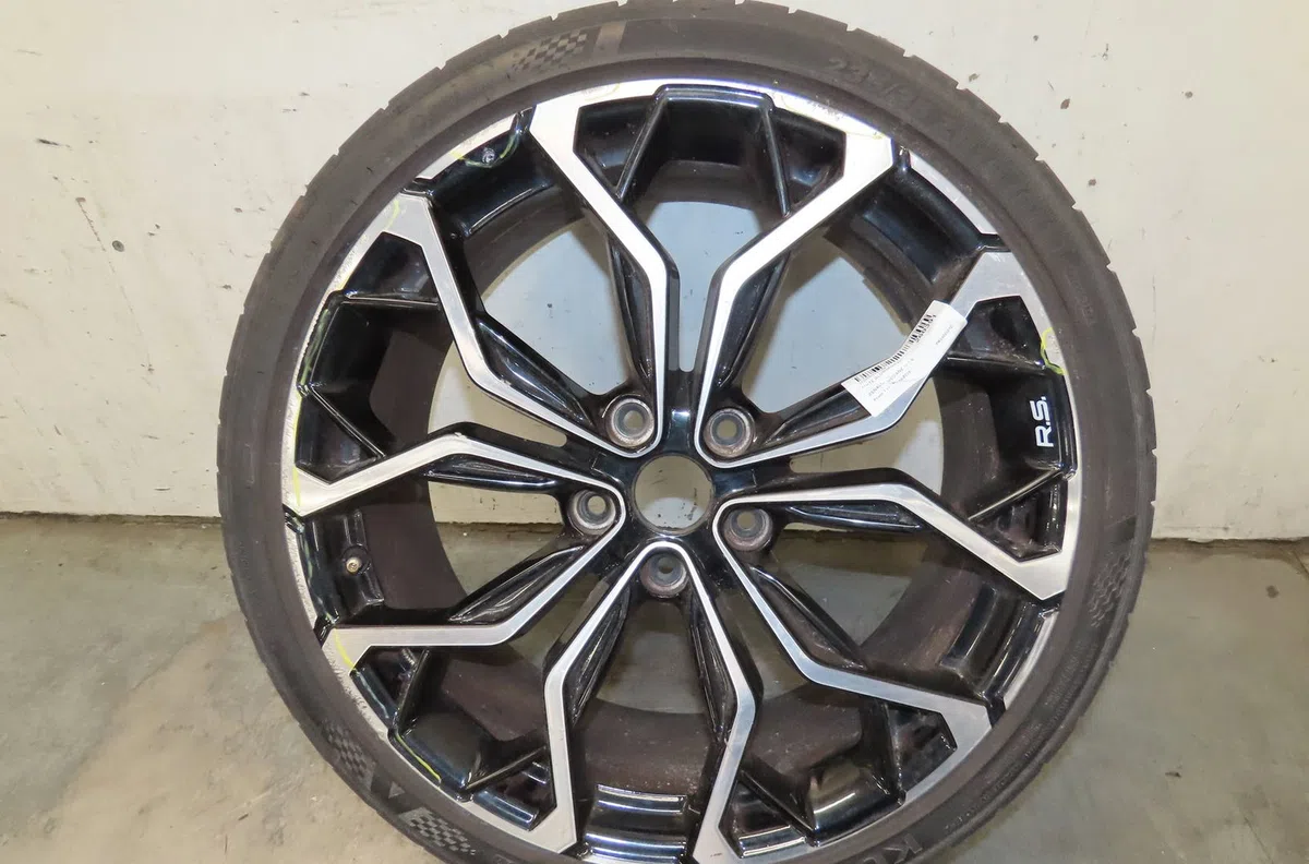 Jante aluminium Renault MEGANE IV 3-5 portes (B9A-M-N_) 1.6 dci 130 (b9a4) (2015) occasion