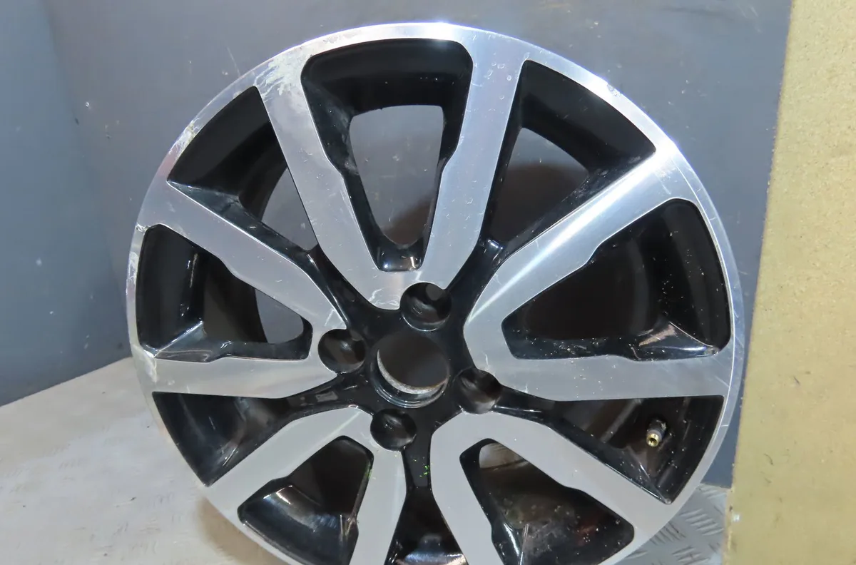 Jante aluminium Renault TWINGO III (BCM_, BCA_) 1.0 sce 70 (2014) 5 portes occasion