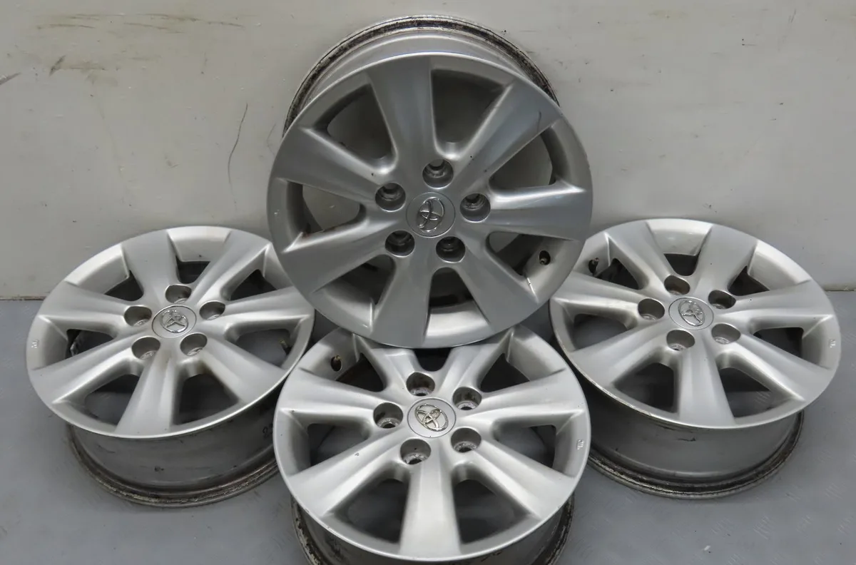 Jante aluminium Toyota AURIS (_E15_) 1.4 d-4d (nde150_) (2007-2012) 3 portes occasion