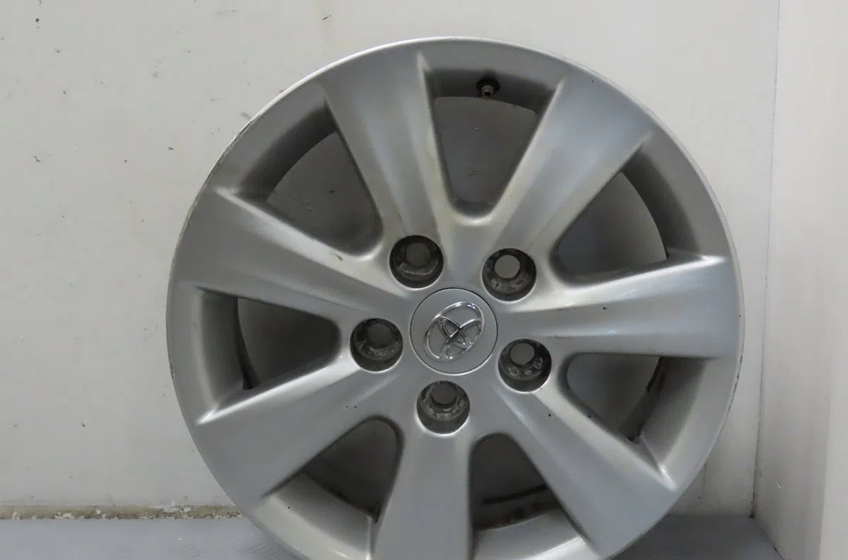 Jante aluminium Toyota AURIS (_E15_) 1.4 d-4d (nde150_) (2007-2012) 3 portes occasion