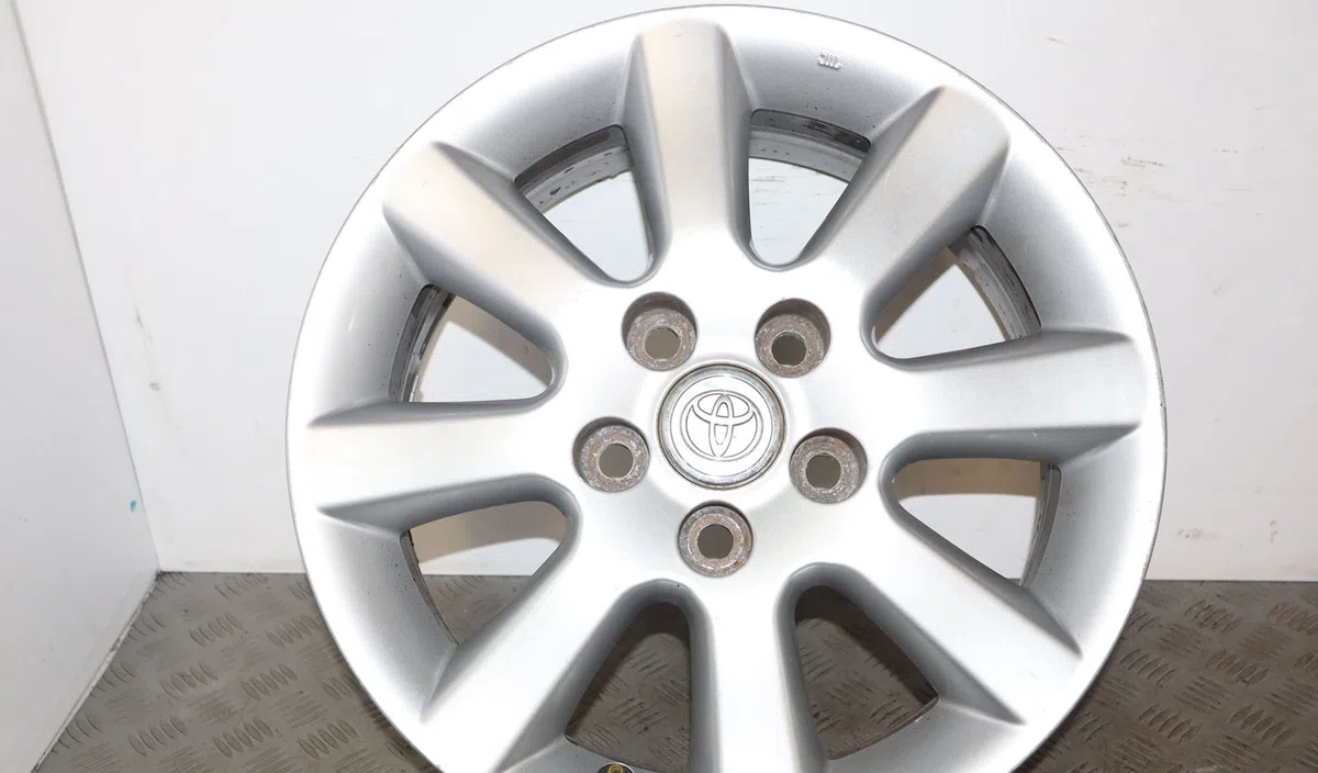 Jante aluminium Toyota AVENSIS Break (_T25_) 2.2 d-cat (adt251_) (2005-2008) occasion