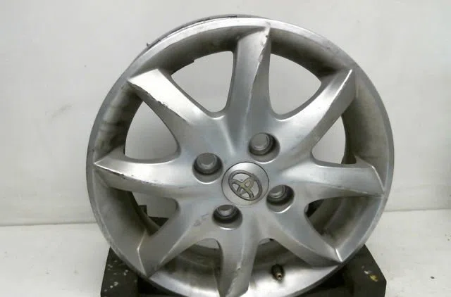 Jante aluminium Toyota AYGO (_B1_) 1.0 (kgb10_) (2005-2014) 5 portes occasion
