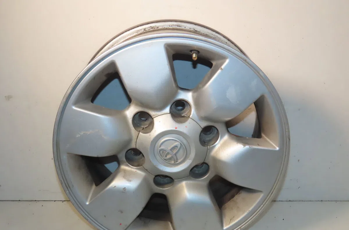 Jante aluminium Toyota HILUX VII Pick-up (_N1_, _N2_, _N3_) 2.5 d-4d 4wd (kun25_) (2006-2015) occasion