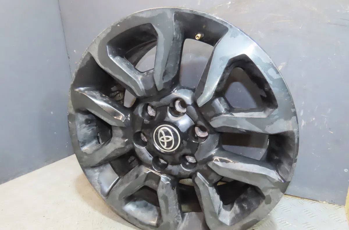 Jante aluminium Toyota HILUX VIII Pick-up (_N1_) 2.8 d 4wd (gun126) (2020) 2 portes occasion