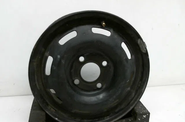 Jante tole Renault CLIO I (B-C57_, 5-357_) 1.2 (b-c-s57a, b-c57s, 5-357f, 5-357j, 5-357l, 5-357r) (1990-1998) 5 portes o