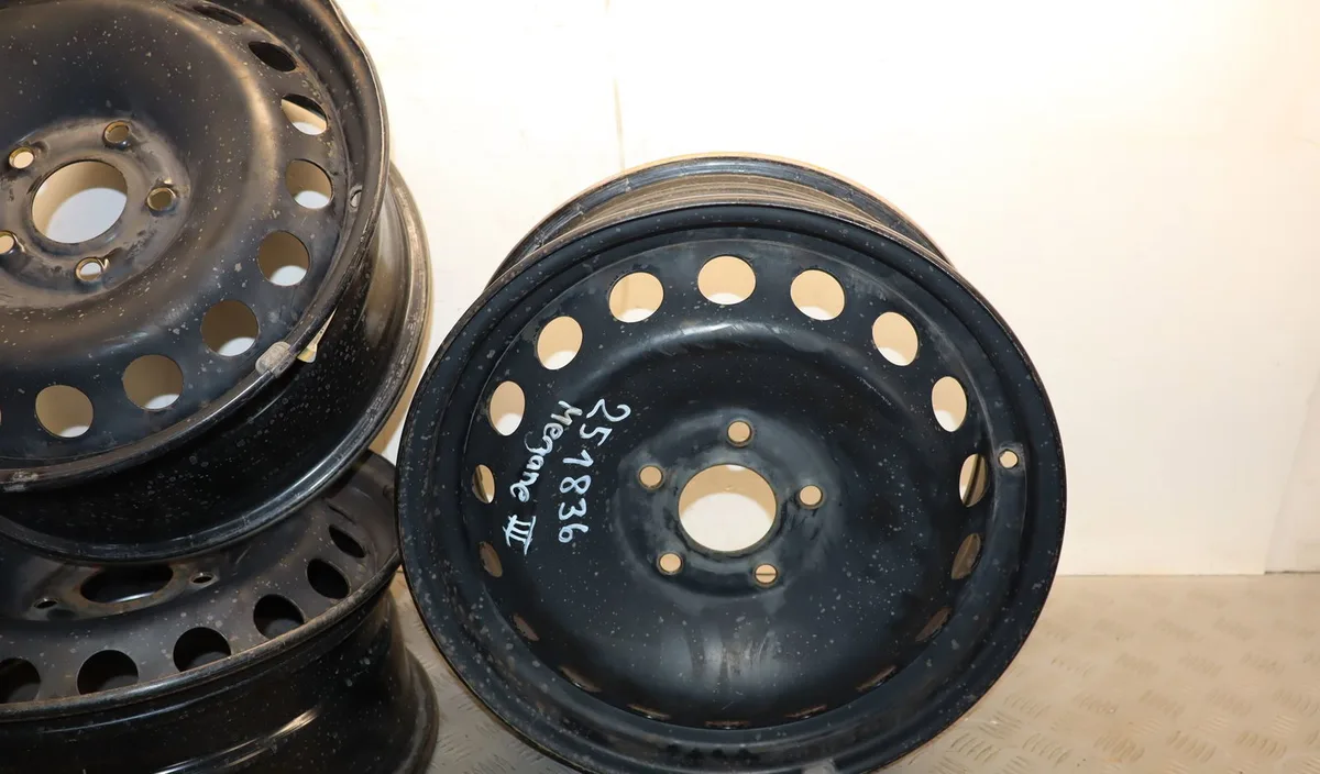 Jante tole Renault MEGANE III 3-5 portes (BZ0-1_, B3_) 1.6 dci (bz00, bz12, bz13) (2011-2015) 5 portes occasion