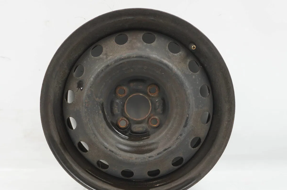 Jante tole Toyota COROLLA (_E12_) 1.4 d (nde120_) (2004-2007) 5 portes occasion