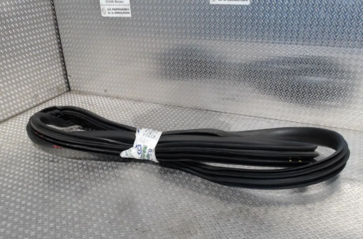 Joint porte avd RENAULT CLIO 4 PHASE 1 occasion