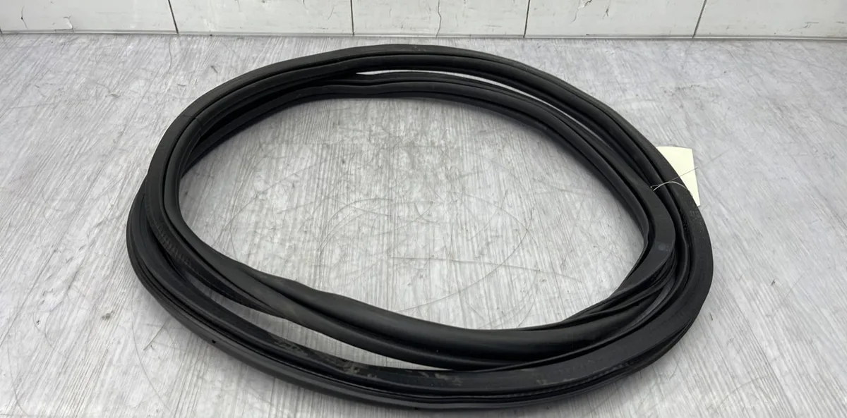 Joint porte avd VOLKSWAGEN POLO 6 PHASE 1 occasion