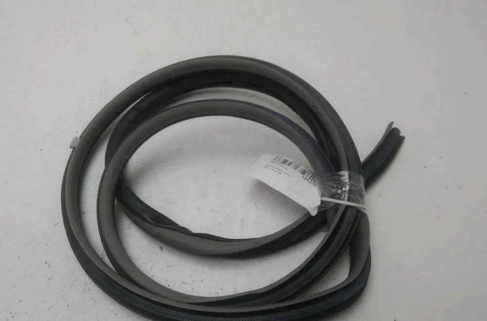 Joint porte avg Toyota YARIS (_P9_) 1.4 d-4d (nlp90_) (2005-2012) occasion