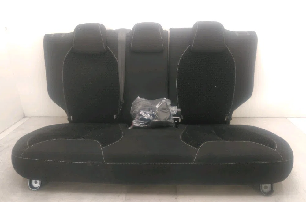 Kit banquette arrière complète Citroen C3 II (SC_) 1.4 hdi 70 (sc8hzc, sc8hr0, sc8hp4) (2009) 5 portes occasion