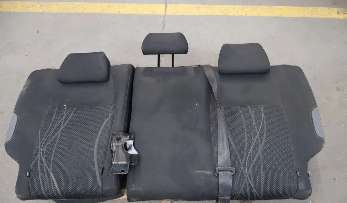 Kit banquette arrière complète Peugeot 208 I (CA_, CC_) 1.4 hdi (2012) 3 portes occasion