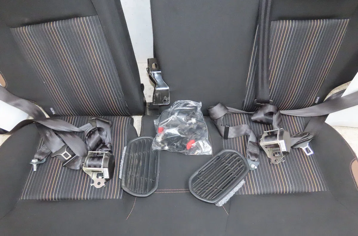 Kit banquette arrière complète Peugeot 208 I (CA_, CC_) 1.4 hdi (2012) 3 portes occasion