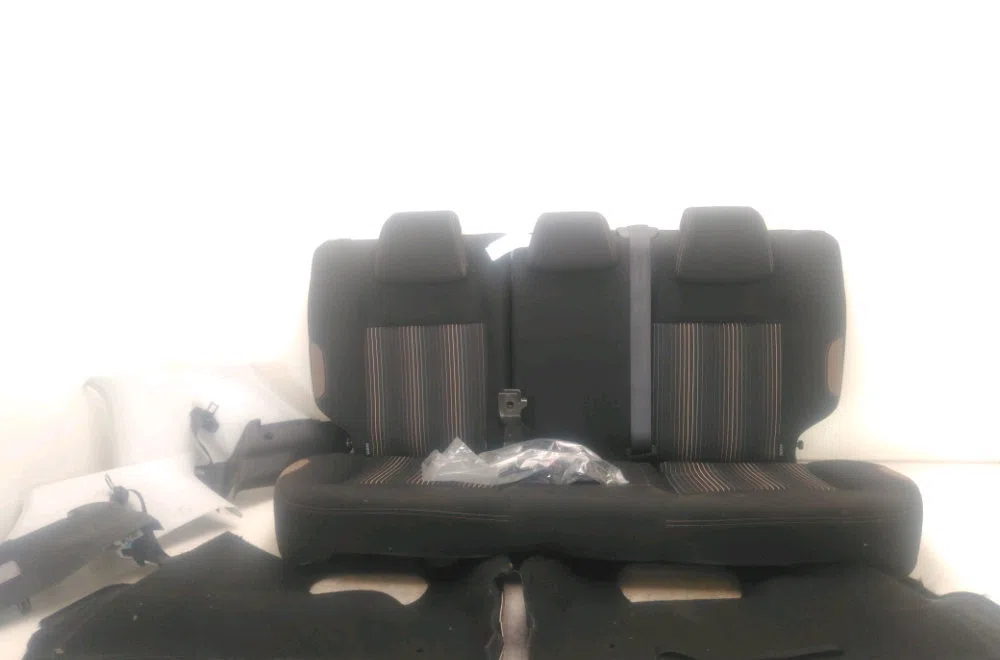 Kit banquette arrière complète Peugeot 208 I (CA_, CC_) 1.6 hdi (2012) 5 portes occasion