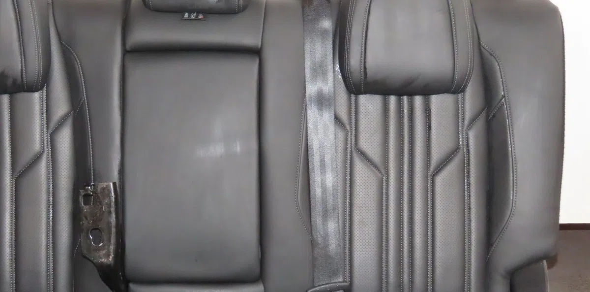 Kit banquette arrière complète Peugeot 308 III (FB_, FH_, FP_, F3_) Puretech 130 (fphnsl, fphnst) (2021) occasion