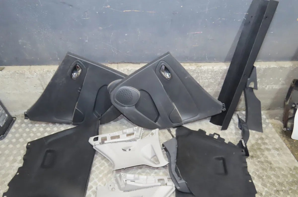Kit banquette arrière complète Renault CLIO IV (BH_) 0.9 tce 90 (2012) 5 portes occasion