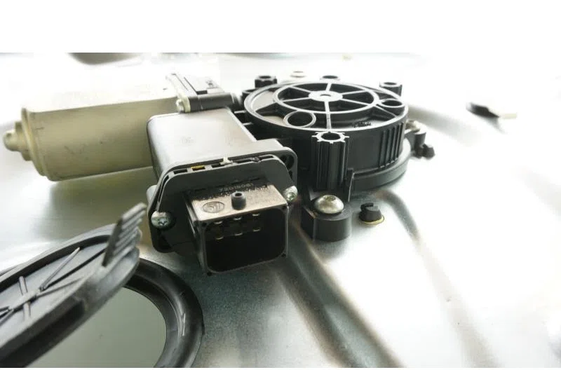 Leve vitre electrique avant gauche pour ALFA ROMEO GIULIETTA III (940)