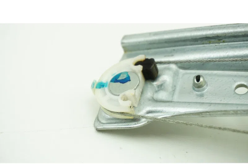 Leve vitre mecanique arriere droit pour OPEL CORSA (D) PHASE 1