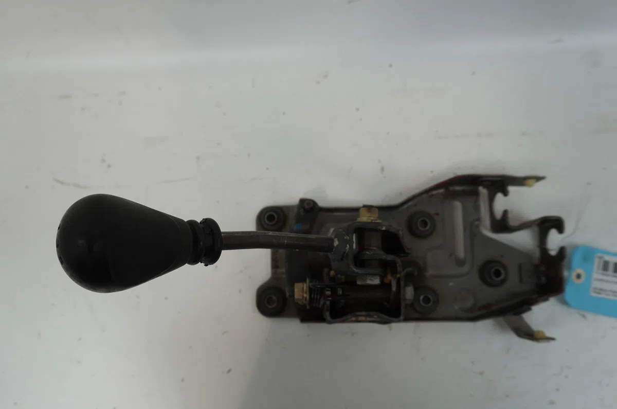 Levier de vitesses Hyundai PONY I (X-3) 1.3 i 12v (1994-2000) occasion