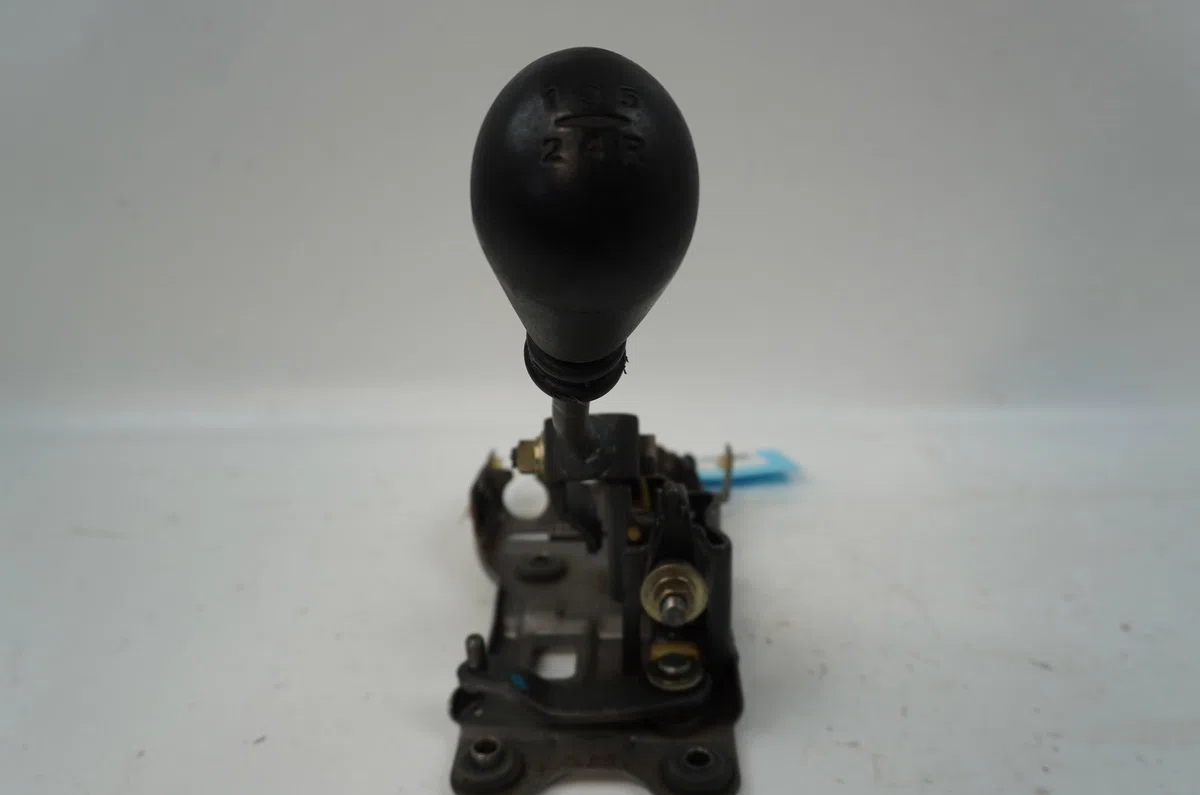 Levier de vitesses Hyundai PONY I (X-3) 1.3 i 12v (1994-2000) occasion