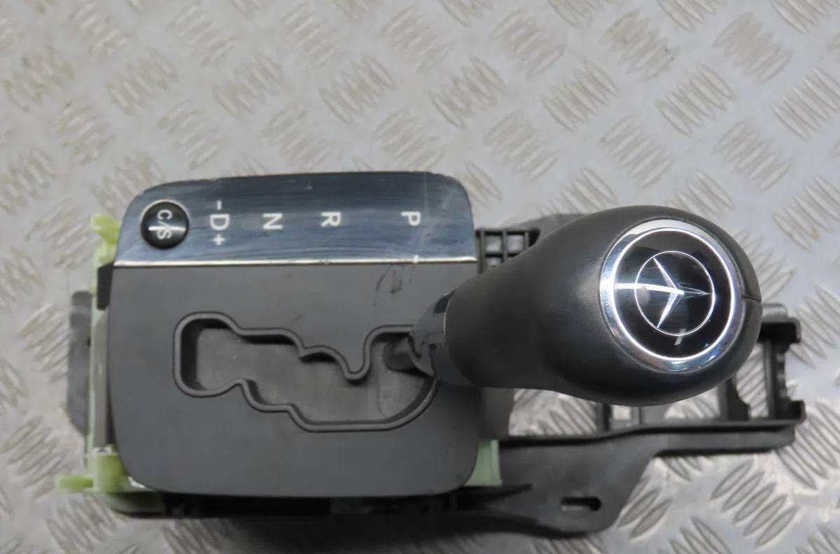 Levier de vitesses Mercedes-benz CLASSE A (W169) A 200 cdi (169.008, 169.308) (2004-2012) 5 portes occasion