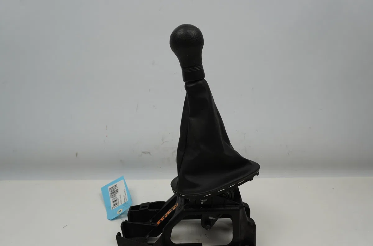 Levier de vitesses Peugeot 107 (PM_, PN_) 1.0 (2005-2014) 3 portes occasion