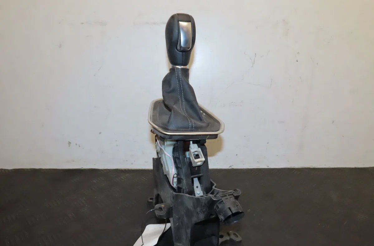 Levier de vitesses Renault CLIO V (B7_) 1.6 e-tech 140 (b7mu) (2020) occasion