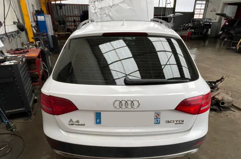 Malle/Hayon arriere pour AUDI A4 3 ALLROAD BREAK