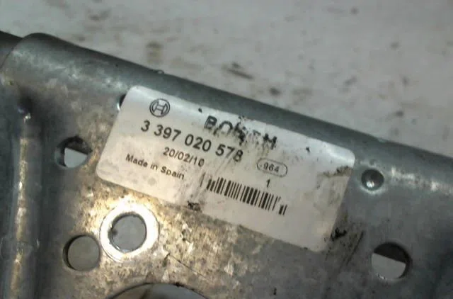 Mecanisme essuie-glace avant Peugeot 206 (2L_, 2M_) 1.4 i (2lkfwa, 2mkfwa) (2009-2013) 3 portes occasion