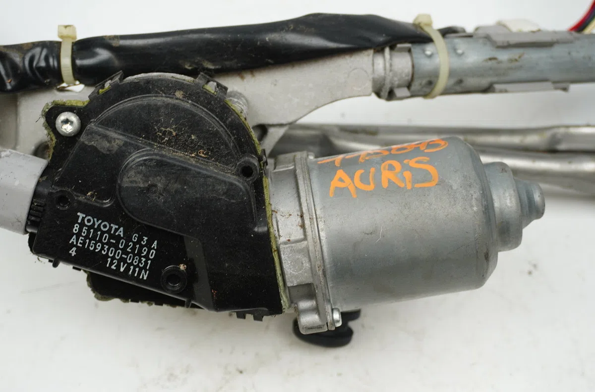 Mecanisme essuie-glace avant Toyota AURIS (_E15_) 1.4 d-4d (nde150_) (2007-2012) 3 portes occasion