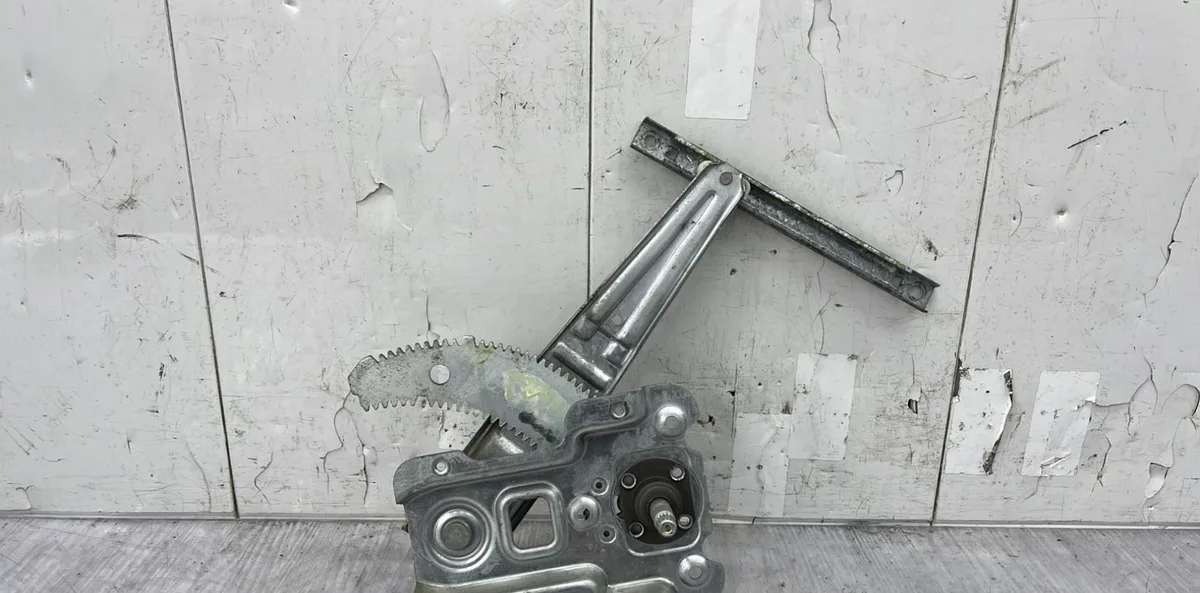 Mecanisme leve-glace arrière droit NISSAN MICRA 3 PHASE 1 occasion