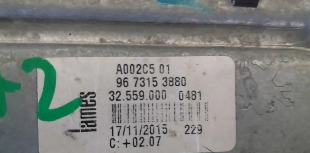 Mecanisme leve-glace arrière droit Peugeot 208 I (CA_, CC_) 1.6 hdi - bluehdi 75 (2013) 5 portes occasion