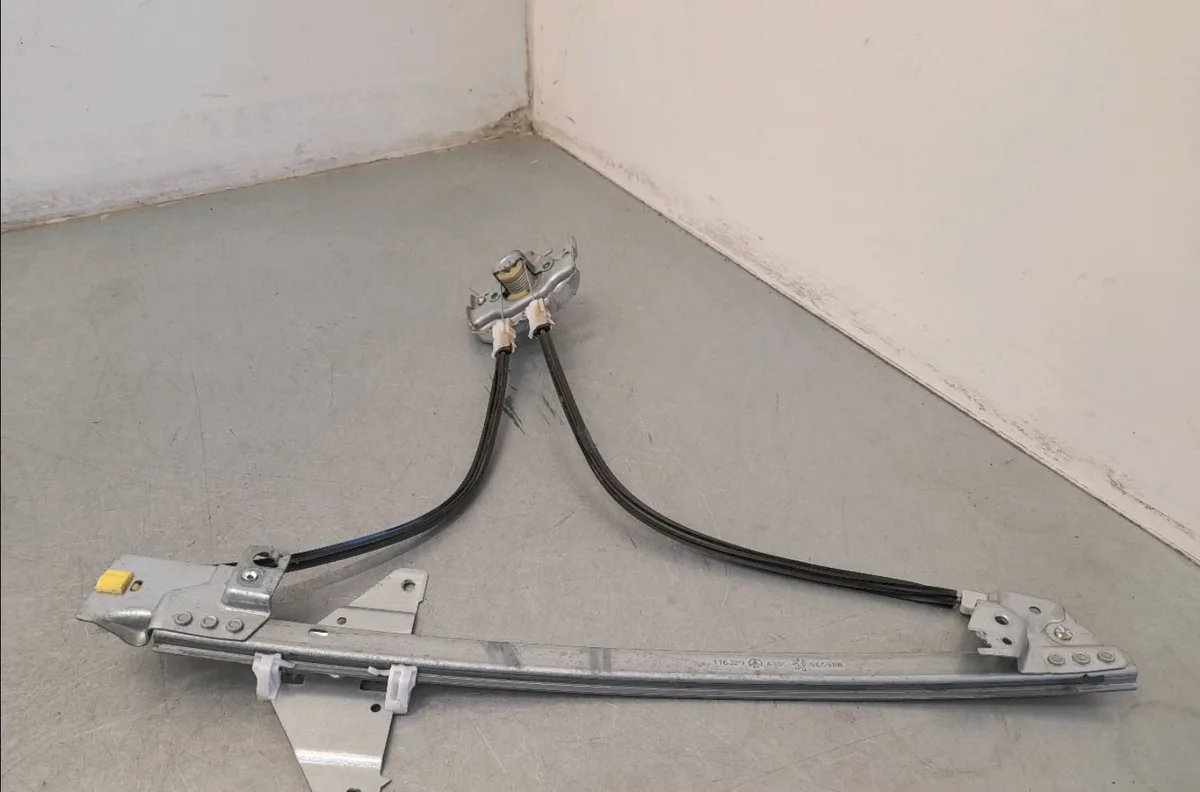 Mecanisme leve-glace arrière gauche Peugeot 307 SW (3H) 1.6 16v (2002-2008) occasion