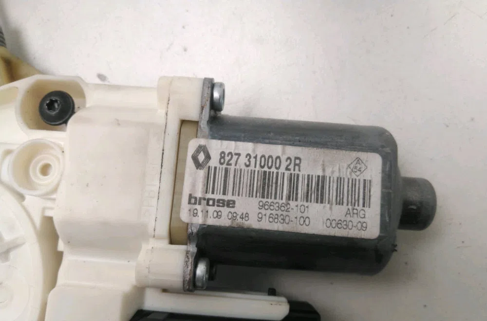 Mecanisme leve-glace arrière gauche Renault MEGANE III 3-5 portes (BZ0-1_, B3_) 1.4 tce (bz0f, bz1v) (2009) occasion