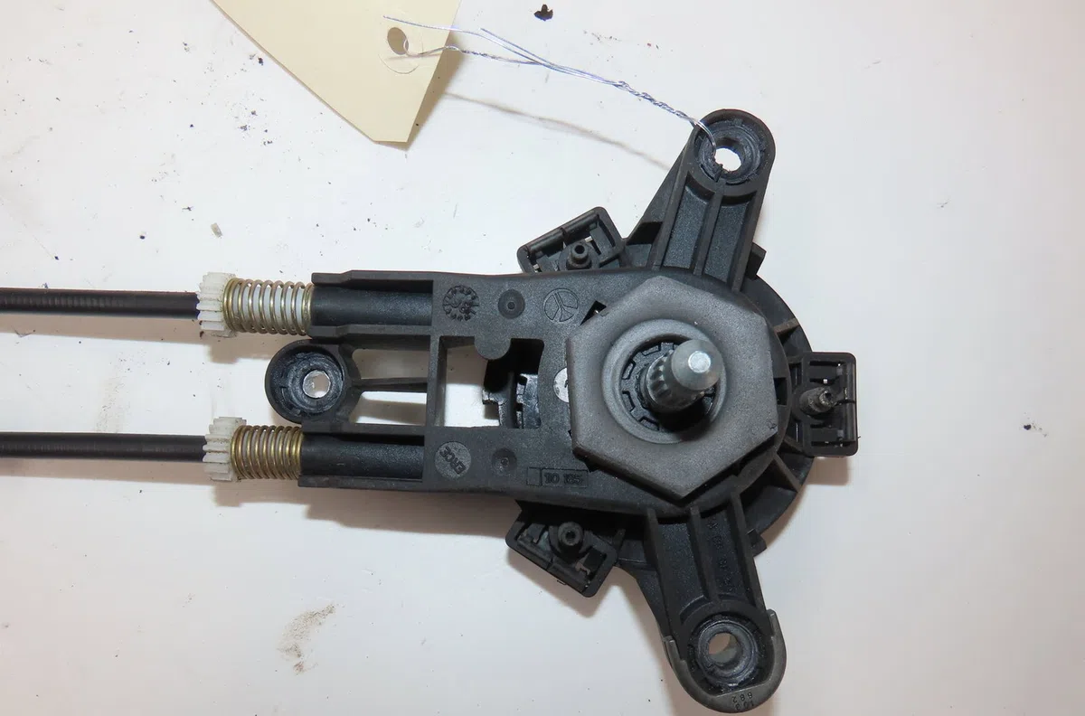 Mécanisme lève-glace avant droit Citroen SAXO (S0, S1) 1.0 x (1996-1998) occasion