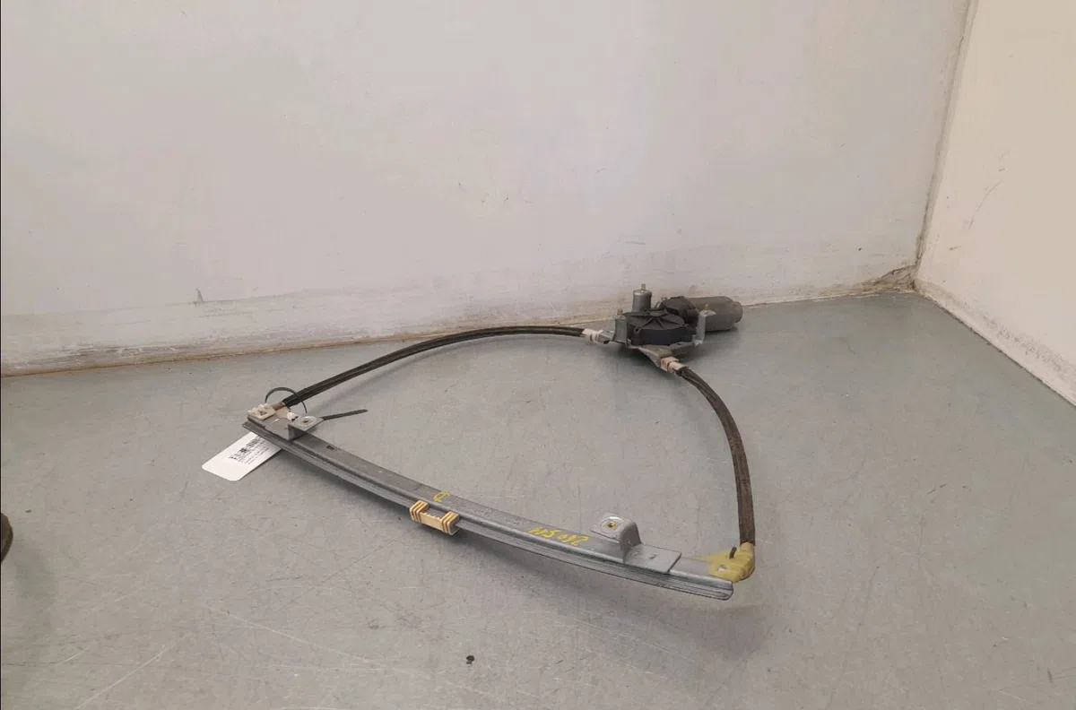 Mécanisme lève-glace avant droit Renault CLIO II (BB_, CB_) 1.2 (bb0a, bb0f, bb10, bb1k, bb28, bb2d, bb2h, cb0a,... (199