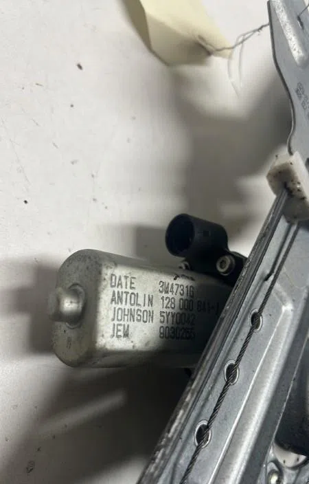 Mécanisme lève-glace avant gauche Dacia DUSTER (HS_) 1.5 dci (hsmc) (2010-2018) occasion
