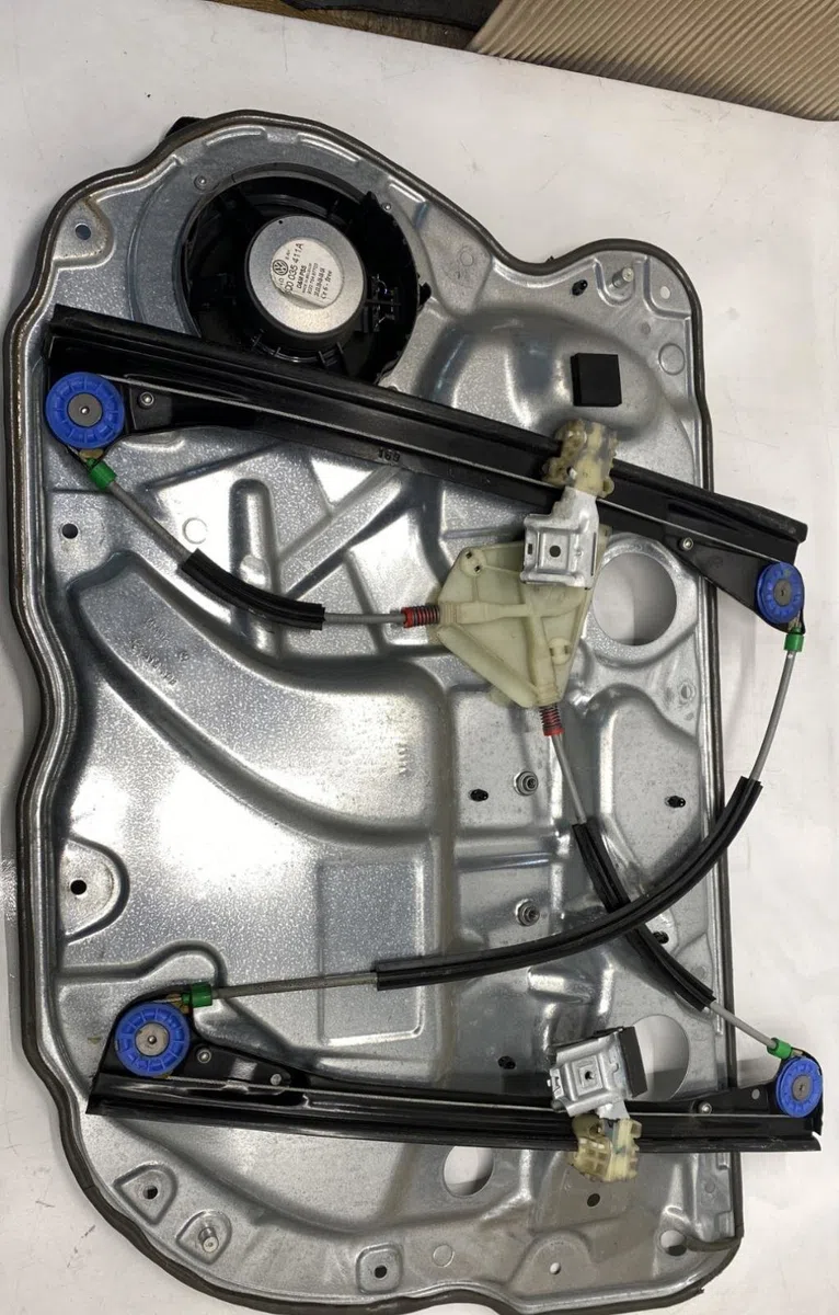 Mécanisme lève-glace avant gauche Volkswagen POLO (9N_, 9A_) 1.2 12v (2001-2007) occasion